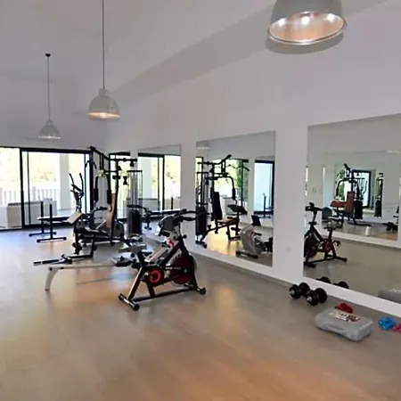 Sleeps 10 With Pool Air Con And Wifi 卡尔坎