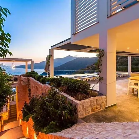 Sleeps 10 With Pool Air Con And Wifi 别墅 *