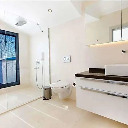 别墅 Sleeps 10 With Pool Air Con And Wifi 卡尔坎
