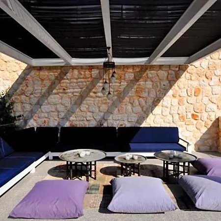 Sleeps 10 With Pool Air Con And Wifi