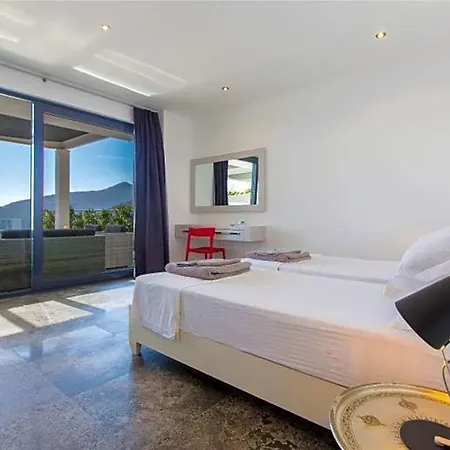 Sleeps 10 With Pool Air Con And Wifi 别墅 卡尔坎