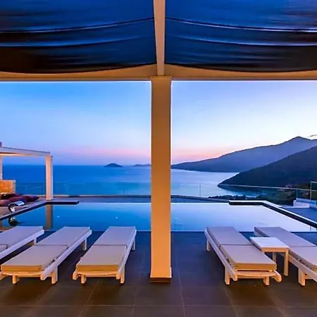 别墅 Sleeps 10 With Pool Air Con And Wifi 卡尔坎